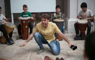 Ruvo di Puglia Vincenzo Cantatore Tamborey drum circle puglia macaranga experience day bosco natura percussioni tamburi murgia