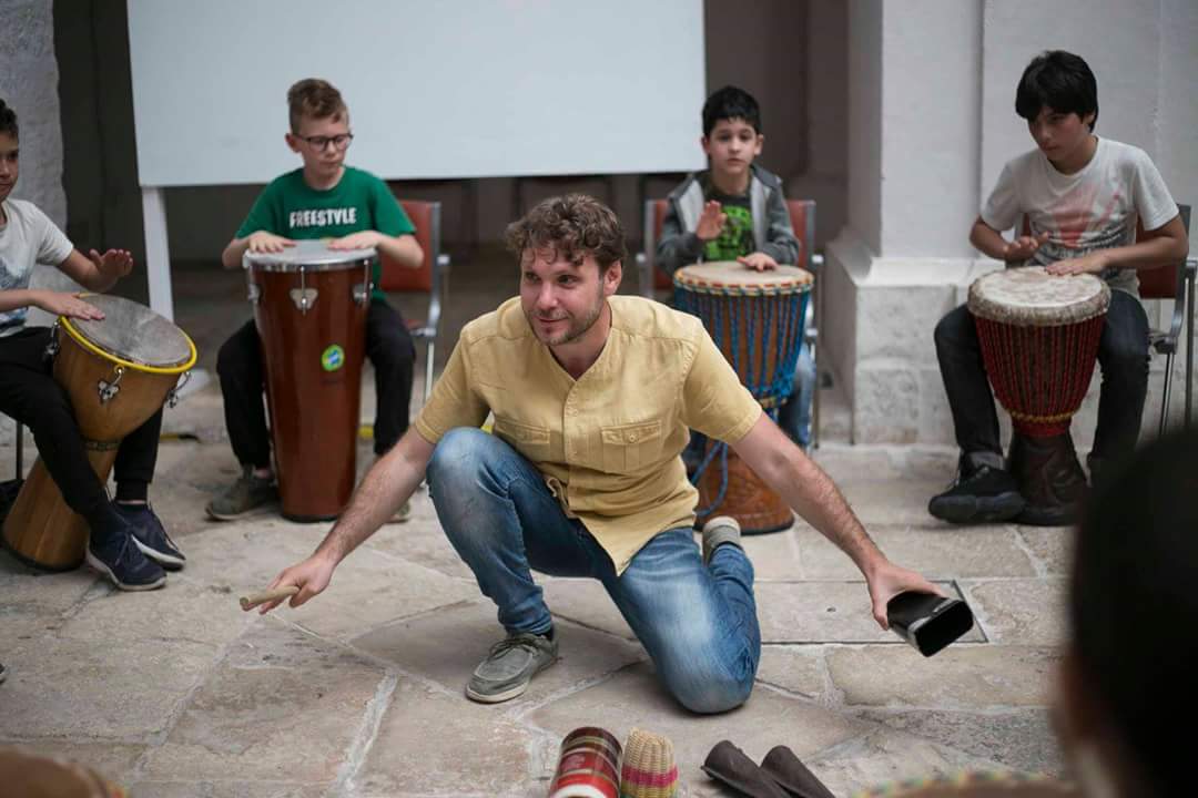 Ruvo di Puglia Vincenzo Cantatore Tamborey drum circle puglia macaranga experience day bosco natura percussioni tamburi murgia